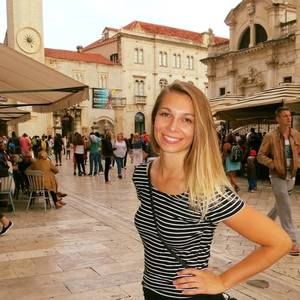 Meet your Posher, Emily